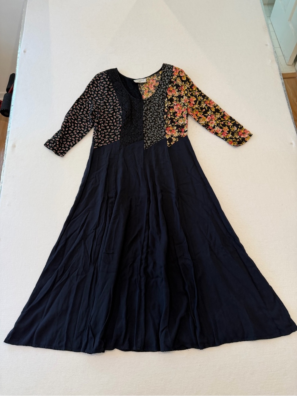 Brittany Nicole Black Floral Patchwork Lace V-Neck 3/4 Sleeve Maxi Dress M